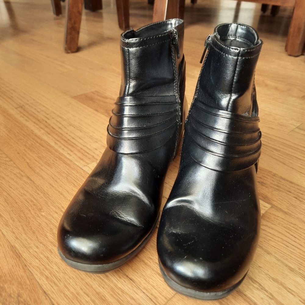 Black Booties size 7 1/2